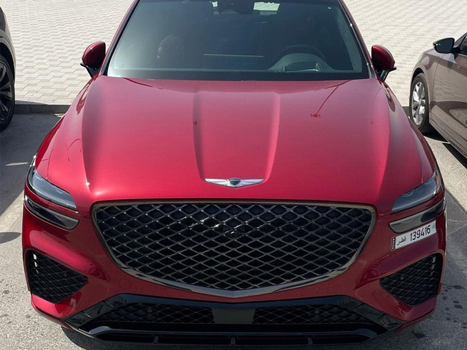 捷尼赛思全新GV70运动版实拍搭3.5T/配三块大屏-图1