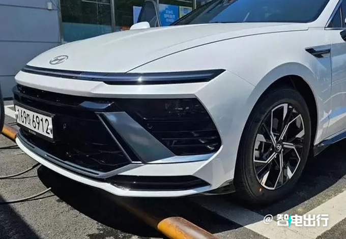 現代十一代索納塔實車街拍官宣明年國產開售-圖4