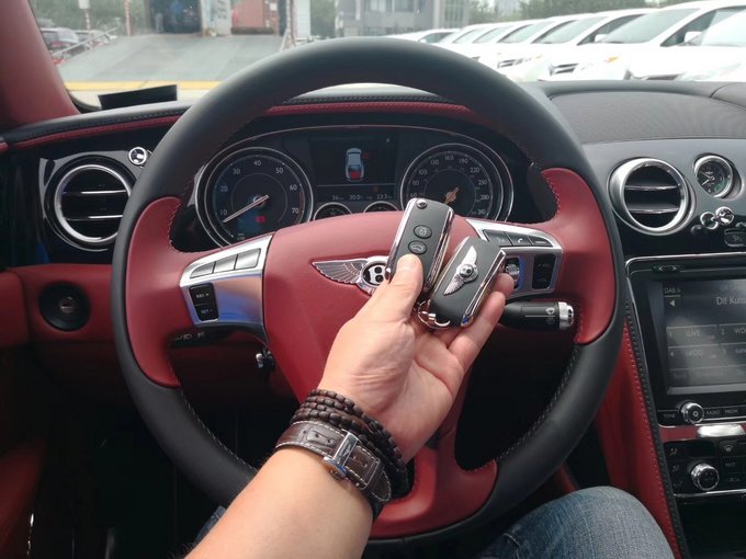 18款宾利飞驰V8S津港降税价格 畅享速提-图5