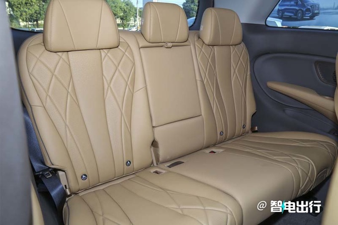 腾势D9新车型售35.58万元纯电续航98km 支持快充-图9