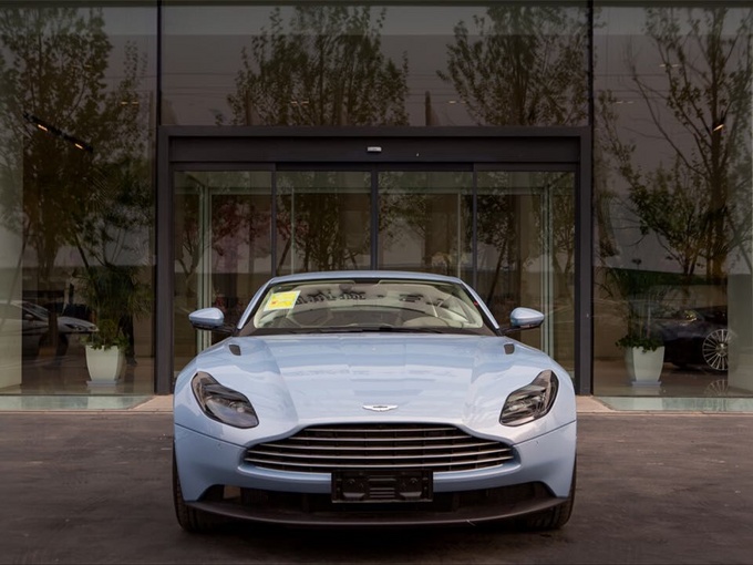 18款阿斯顿马丁DB11报价 V8现车优惠促销-图2