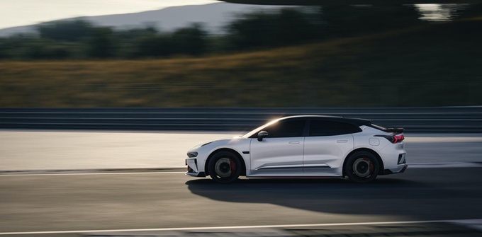 莱科宁模式加持极氪001 FR正式上市售价76.9万元起-图5