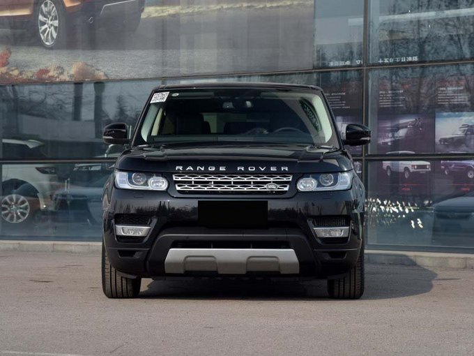 路虎新揽胜运动现车 尊崇备至的驾乘体验-图2