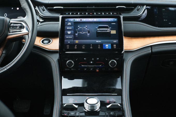 《豪华180》全新大切诺基4xe能否成为越野传奇的新篇章-图17