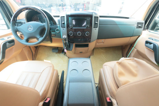 奔驰斯宾特精品商务车 豪华内舱一见钟情-图6