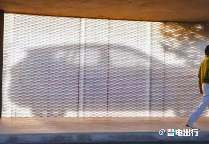 宝马全新SUV曝光换小鼻孔+新悬浮屏/国产尺寸加长-图3