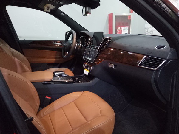 18款奔驰GLS450 纯进口七座SUV一路畅销-图7