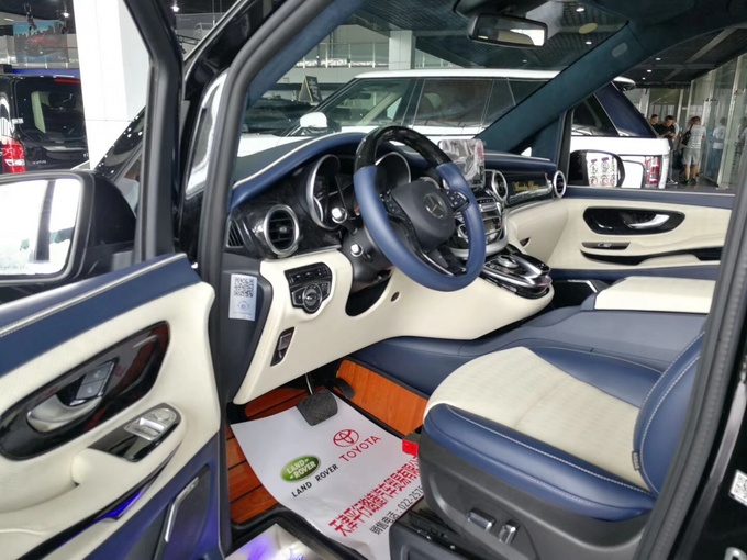 2018款奔驰V250商务车 豪华改装现车价格-图6