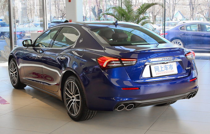 玛莎拉蒂新Ghibli大减配六缸3.0T换成四缸2.0T-图3