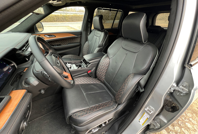 《豪华180》全新大切诺基4xe能否成为越野传奇的新篇章-图18