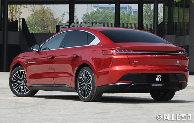 比亚迪高端车型曝光搭刀片电池 售价50-80万元-图3