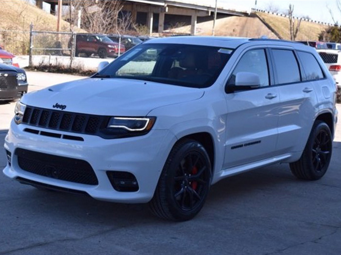 Jeep大切诺基SRT实拍 搭6.4L/配亮黑色轮毂-图1