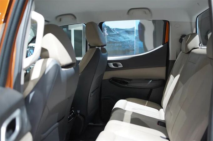 首款增程皮卡长安猎手亮相四大亮点与三大价值下月上市-图7