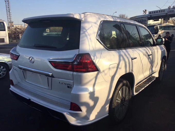 18款雷克萨斯LX570S运动版 名品荣誉全球-图5