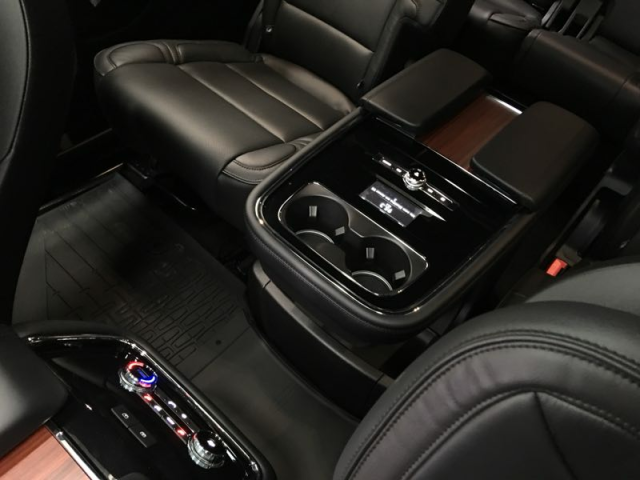 18款林肯领航员3.5T 四驱长轴版彰显品位-图12