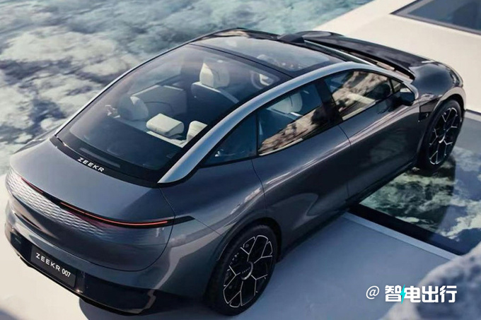 极氪007外观曝光取消机盖日行灯 预计20万起售-图2