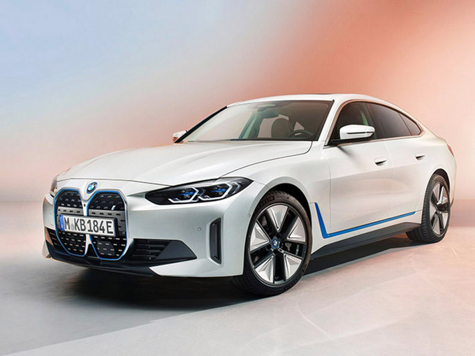 宝马i4内饰曝光大尺寸悬浮屏幕/运动风格座椅-图1