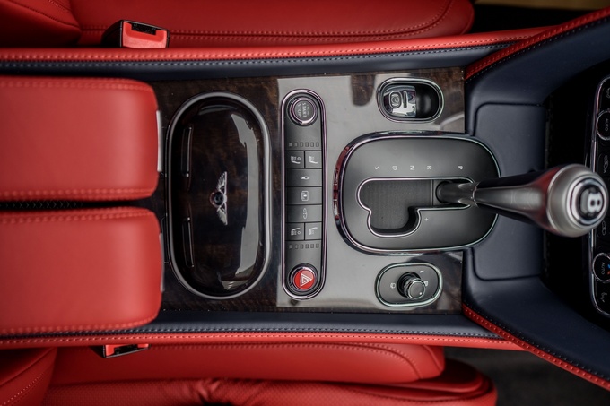 18款宾利飞驰V8S报价 经典豪车无限奢华-图5