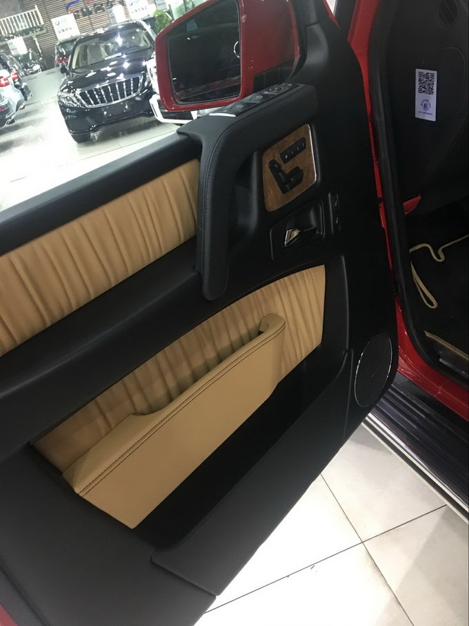 奔驰G550红金属漆 4.0T特色越野无敌降价-图8