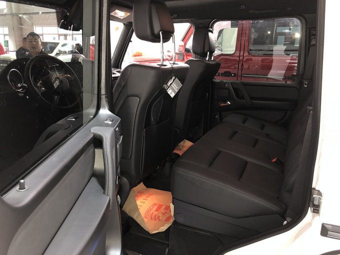 17奔驰G500墨版 抛物线价格最底端188万-图8