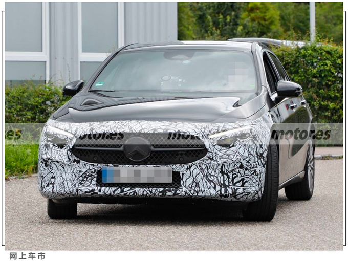 奔驰中期改款A级路试实车曝光配C级同款格栅-图2