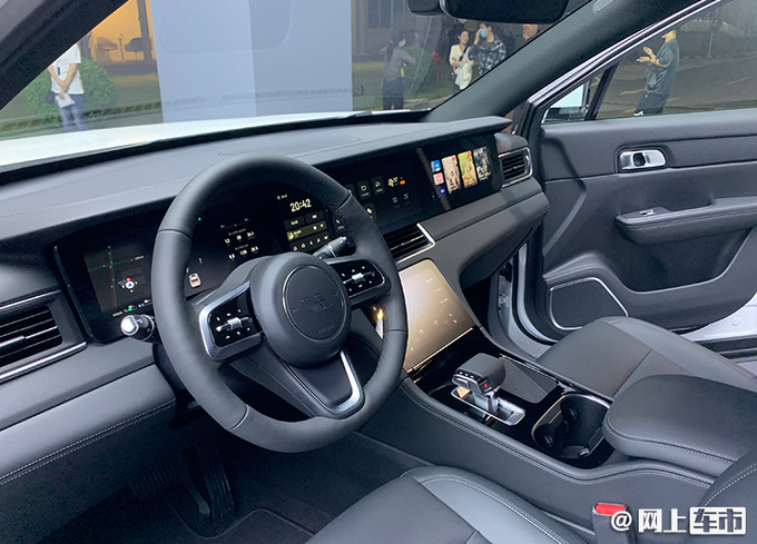 最高涨2万新款理想ONE正式上市 售价33.8万起-图3