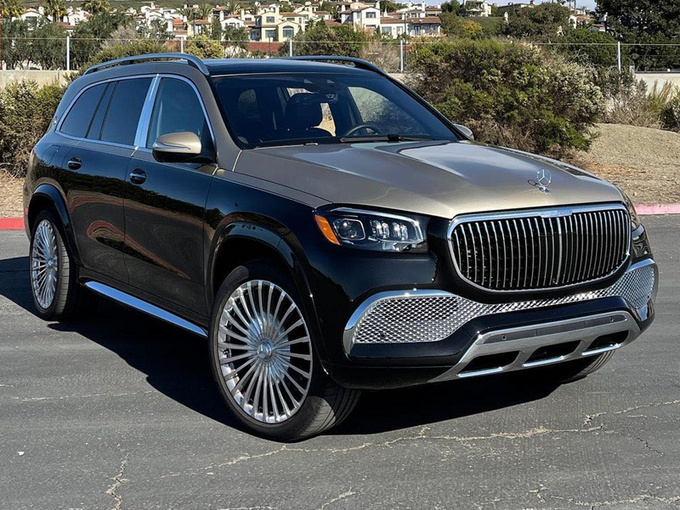 梅赛德斯-迈巴赫GLS实拍搭4.0T/内饰更奢华-图1