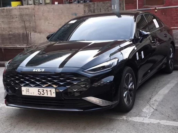 起亚全新K8实车街拍造型酷似沃尔沃/年内发布-图1