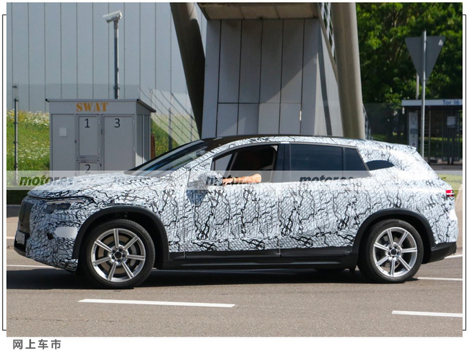 奔驰新款SUV路试曝光下月将亮相/今年11月开售-图3
