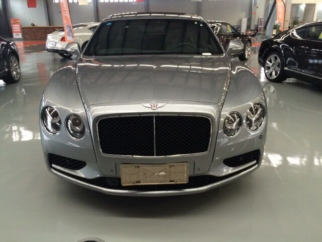 2018款宾利飞驰V8S 豪车界明星限时巨降-图2