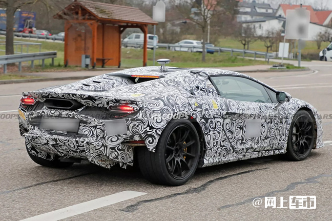 兰博基尼全新小牛8月亮相换搭保时捷引擎-图3