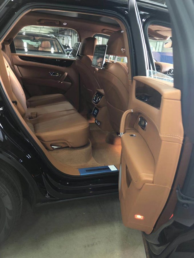 18款宾利添越4.0T柴油V8 惊艳奢华复古感-图7