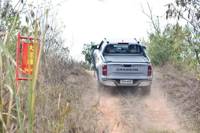 皮卡带电后的越野绝杀超级增程+超级四驱-图10