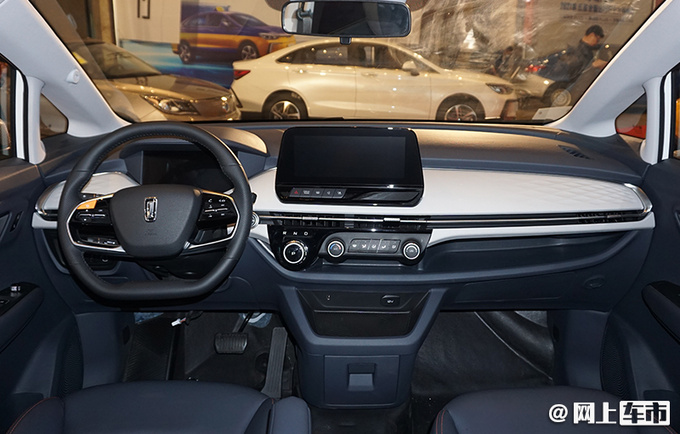 奔腾全新MPV售XX.XX万 专供出行市场 续航400km-图1