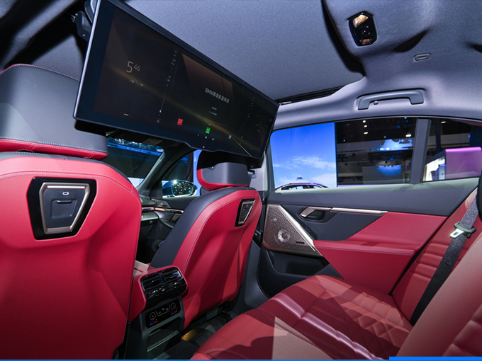 以创新打破豪华车市场稳态全新宝马五系再续豪华标杆-图6