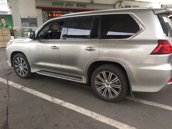 18新款雷克萨斯LX570 外驭豪迈内蕴尊崇-图3