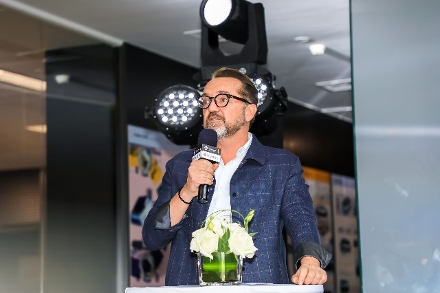 雷诺与中国美院携手设计未来概念车-图6