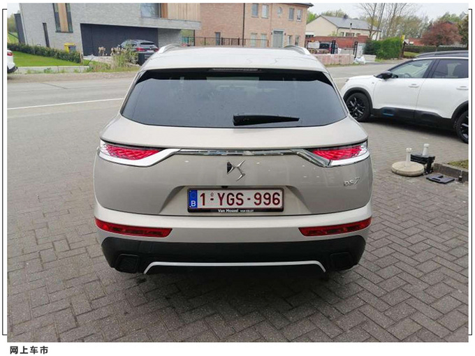 新款DS 7实拍搭1.6T引擎/配珠串式日行灯-图4