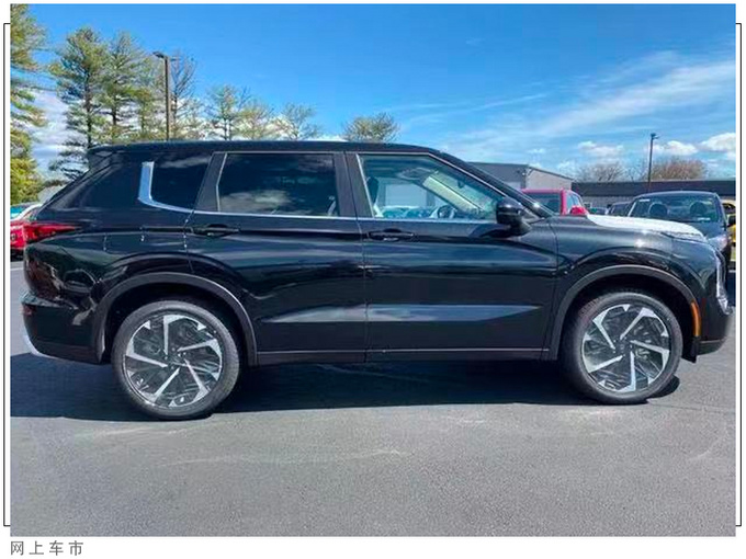 三菱全新欧蓝德实拍搭2.5L/内饰配置大幅提升-图2