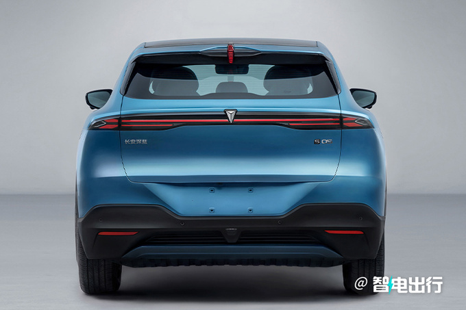 深蓝S05实拍曝光搭2种动力 轴距2米88-超宋PLUS-图2