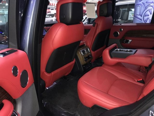 18款路虎揽胜行政版3.0 汽油HSE限时让利-图9