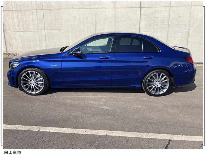 奔驰C43 AMG实拍曝光 搭3.0T引擎/四出排气布局-图2