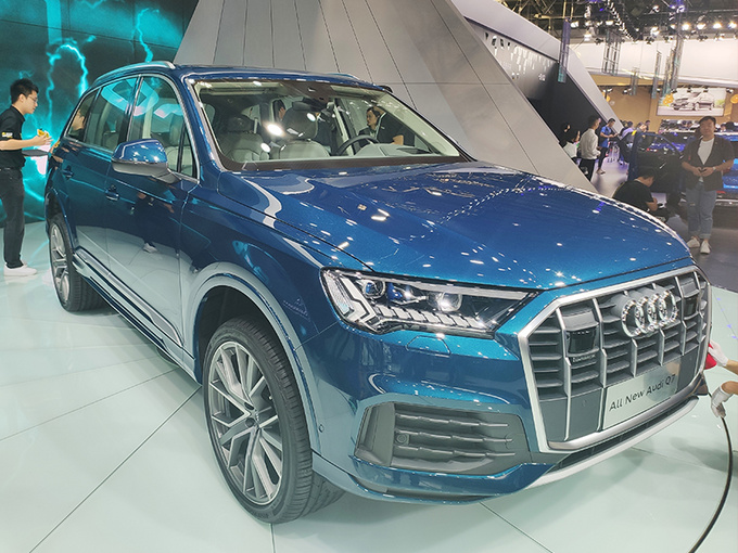 奥迪中期改款Q7亮相 颜值大涨-换新3.0T动力超X5-图1