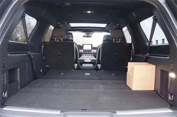 18款林肯领航员墨版 现车配置全豪车典范-图12