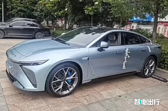 星途ES最新街拍内饰酷似Model 3 竞争比亚迪汉EV-图1