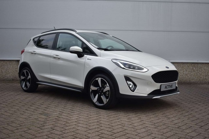 福特嘉年华跨界版实拍搭悬浮式屏幕/配置丰富-图1