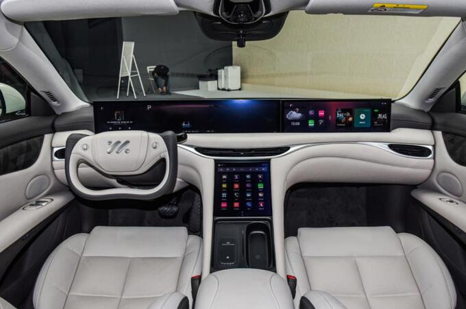 网上猛吹保时米但朋友都说智己L6更帅-图6