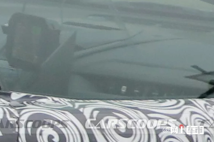 兰博基尼全新跑车内饰曝光换搭小排量引擎-图2