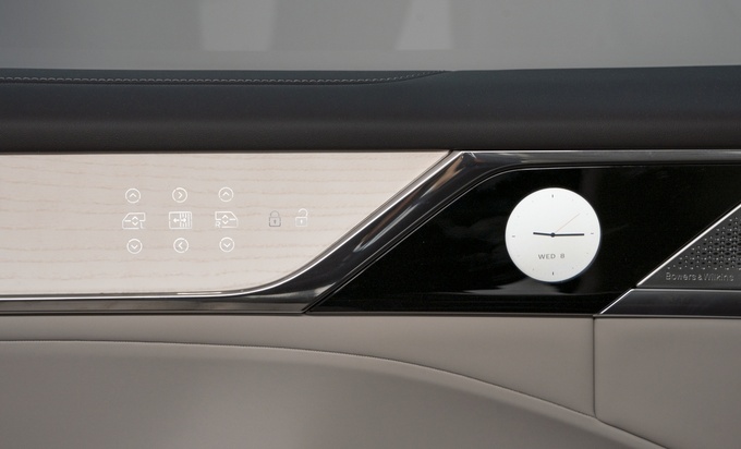 沃尔沃EM90正式发布定位豪华MPV售价81.8万元-图8