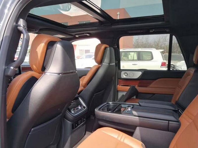 18款林肯领航员现车 空前钜惠年度促销季-图4